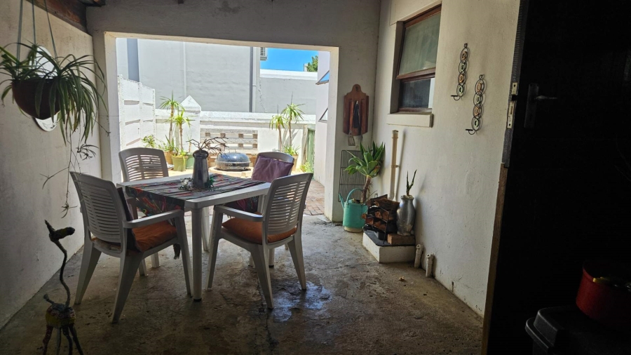 2 Bedroom Property for Sale in Anchorage Park Western Cape